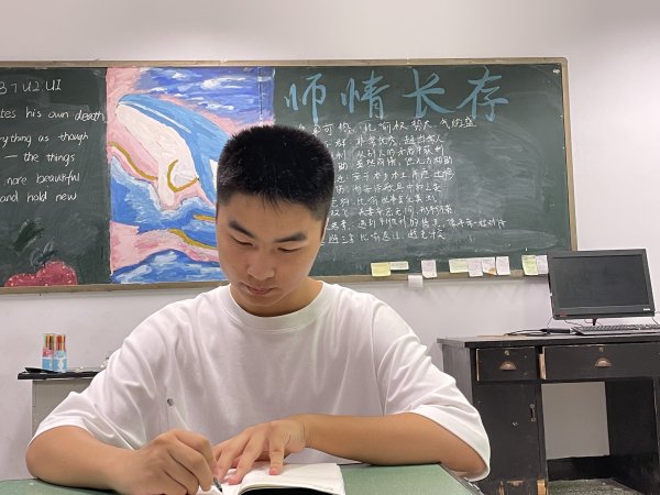 乐配资 四川荣县中学物理类考生刘昊轩：专注是取得好成绩的前提
